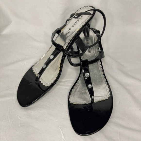 MADDEN GIRL Black Patten Leather Kitten Heel Ankle Strap Dress Sandal, Size 9‎ - Picture 2 of 7